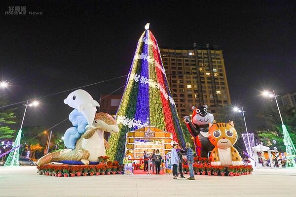 台中市府10日掛彩虹旗。（翻攝自林佳龍臉書）