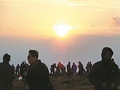 墾丁迎曙訂房熱　旅宿業吐悶氣