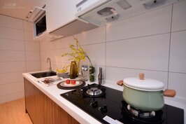 廚具採用台製JTL，搭配地板色系，櫥櫃也是木板設計，對於喜愛MIT的人十分有吸引力