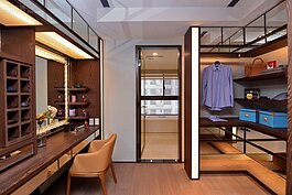 主臥中還有更衣室，比許多套房還大間