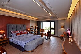 主臥與書房一體