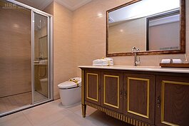 每間臥室配有浴室