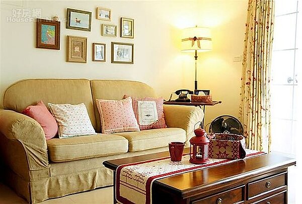 3. 紅色調的主題,讓家裡變的很溫暖。