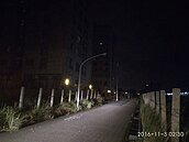 有錢炒房、沒錢修路燈　「正港鬼城」在這裡