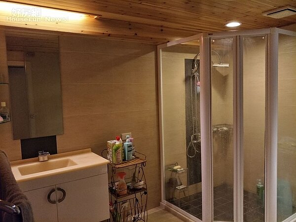 7.	比一般房間還大的主臥浴室。