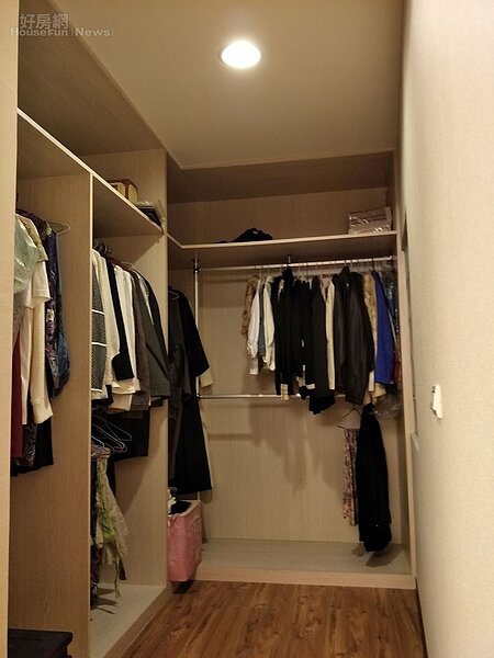 
6.	女主人最愛的衣物間，羨慕死蝸居在蛋黃區的人了。