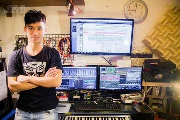 1.	青鳥樂團主唱陳瑋儒，將工作室設於自己家中。

