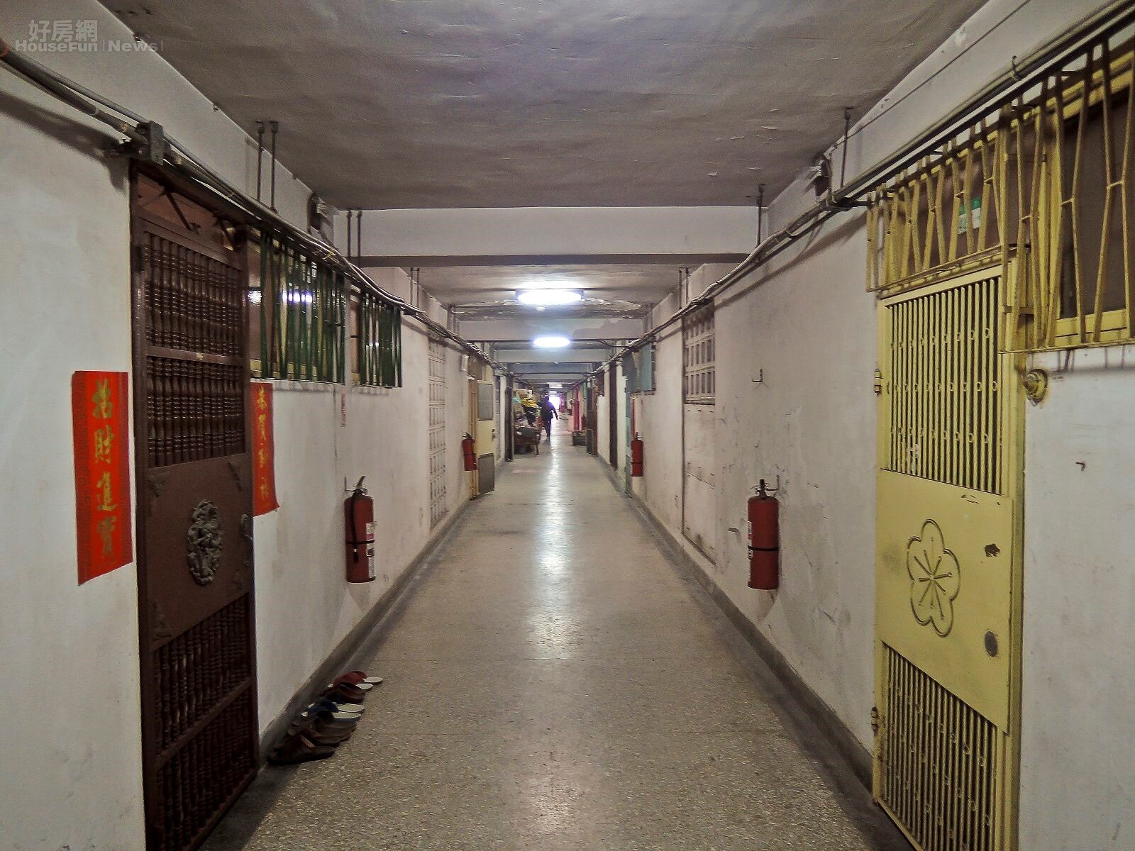 台灣仍有不少老舊建築使用石綿建材，在拆除或碎裂時造成的粉塵將嚴重影響住戶健康。（好房網News記者 陳韋帆／攝影）