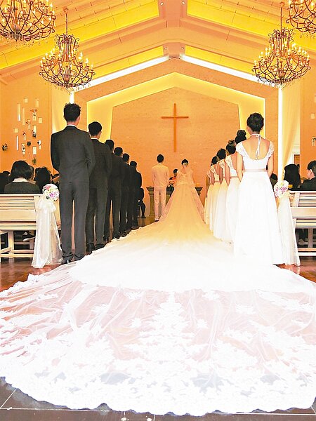 日月潭耶穌堂在活化委外後,成為新的婚禮熱門景點。 記者黑中亮/攝影