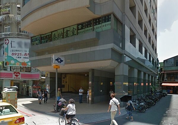 頂溪站去年均價一坪49萬元,前一站古亭站一坪就要價74萬元,兩站單價相差近25萬元。(圖/翻攝自Google map)