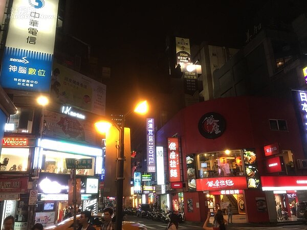 南陽街曾經是台北市升學補習班的集散地。（好房網News記者羅力元／攝影）