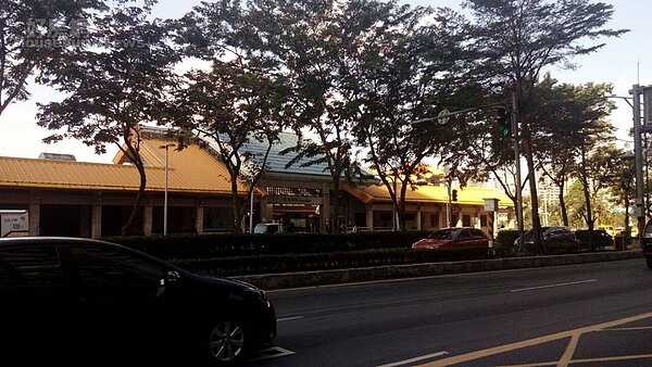 3. 陳伶宣曾在淡水一帶買公寓出租。