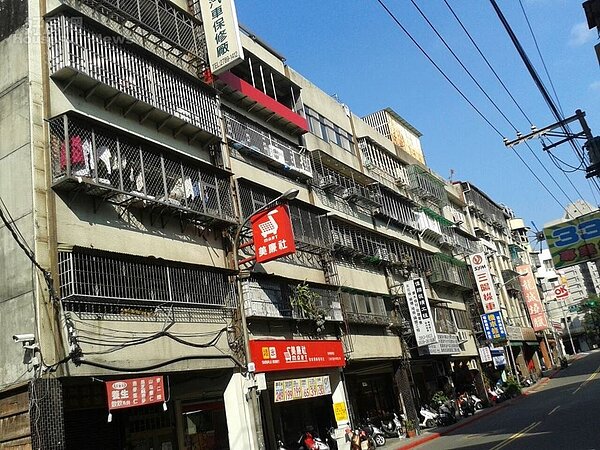 7.忠孝東路5段、福德街,為南港區末段,近汐止享有便捷生活圈