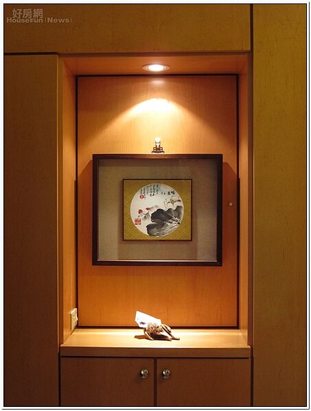 4. 名畫家王海峰手繪蓮花圖。