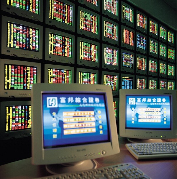 余睿明指出,隨著全球資金環境走向寬鬆,台股後續仍會隨國際股市向上表現。(圖/好房資料中心)