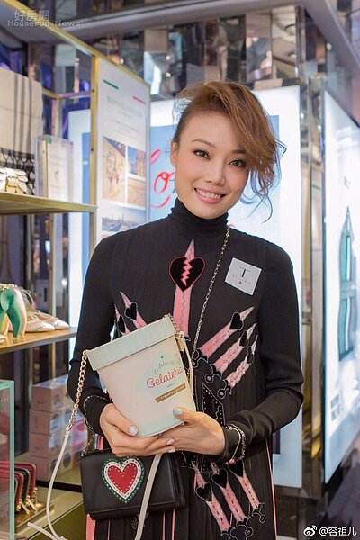 4.容祖兒目前是香港歌壇天后級歌手。(翻攝自容祖兒微博)