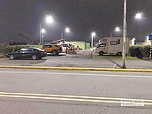 露營車霸停車場　只能勸導
