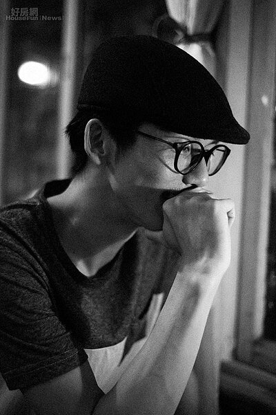 1.	藝術家蔡奕勳透過空間經營推廣藝術交流。

