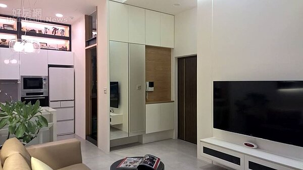 4. 整體裝潢風格是以白色為主,以「設計師旅館風格」為設計主軸。