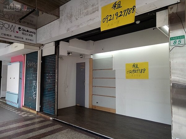 頂好名店城1樓店面招出。（好房網News記者蔡佩蓉攝影）