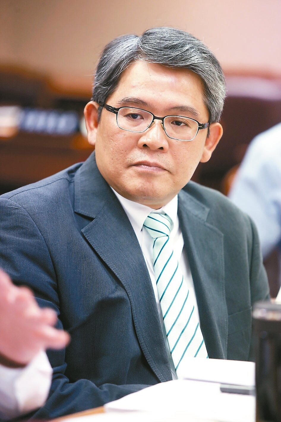 同婚釋憲前天出爐,內政部次長花敬群昨表示,即使是立專法,民法必要的修訂還是要搭配。 記者高彬原/攝影