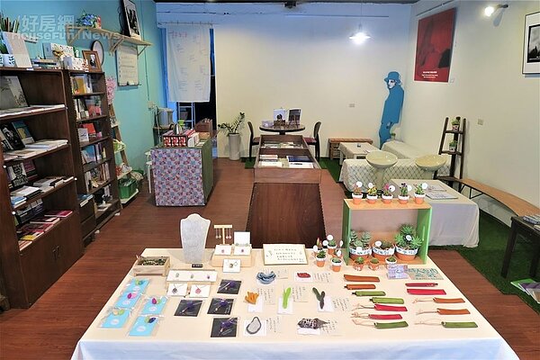 5. 設有餐飲區,兼賣文創商品。