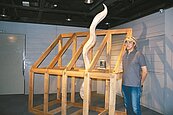 廢建材雕成藝術　吉田敦「活在此處」