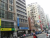 國銀省錢　據點「愈搬愈高」