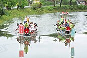 礁溪二龍競渡　沒裁判「扒平安」