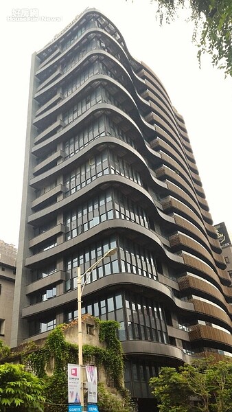 4. 流線型建築,「台北1號院」躍升為中山區指標豪宅。