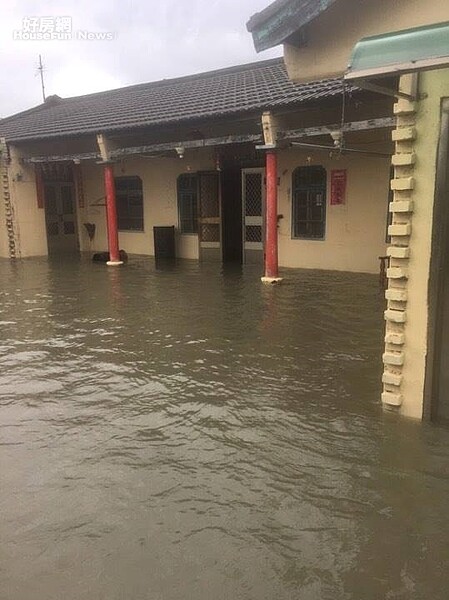 雲林遭大雨襲擊，民宅淹水 (網友提供)