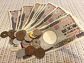 印鈔印到追上美國　日圓恐大幅貶值