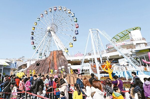明年將有115天假。 報系資料照