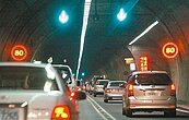 雪隧不開放換車道　高公局：因易造成事故