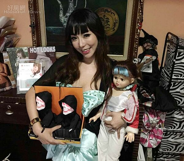 2.鍾儀把公主與龐克兩種風格混搭在空間中,也喜愛娃娃與玩偶收藏。