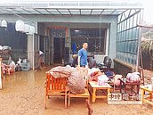 災民轟政府欺負人