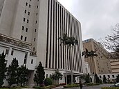 國銀對陸曝險　急降