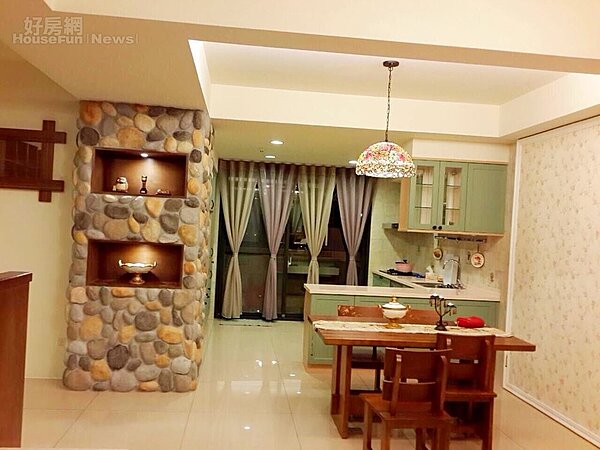 3.鄒淑霞在青埔居家裝潢,有著濃濃英國鄉村風格。