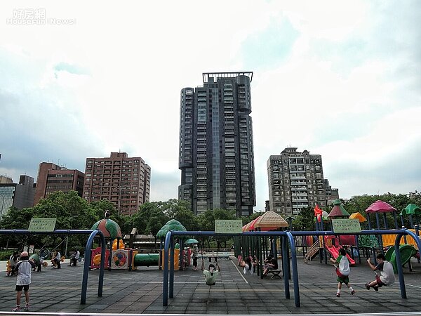  大安森林公園 勤美樸真 豪宅。（好房網News記者 陳韋帆攝影）