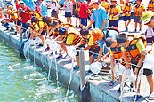 六輕邀學童　放流57萬尾魚苗