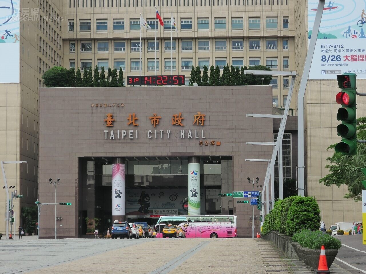 北市府上周舉辦重陽節登山活動，原本預期參與人數約7000人，卻因人潮爆增至2萬多人，導致濺血意外。（好房網News記者 陳韋帆攝影）