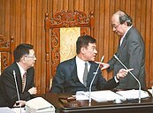 公務人員年改三讀　明年7月上路