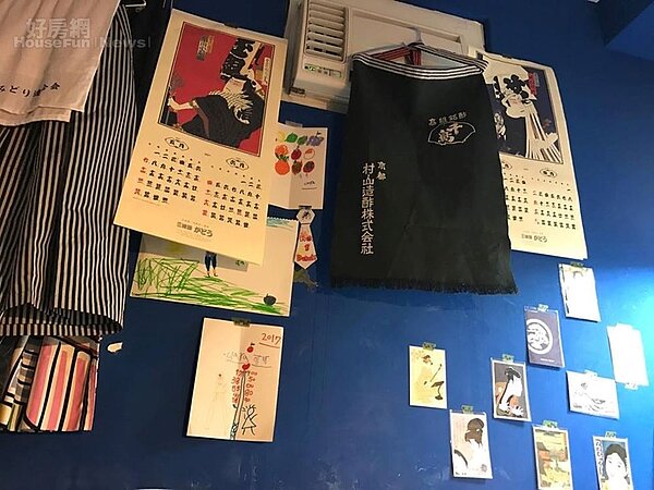 4. 各國明信片、月曆和株式會社居酒屋工作服。