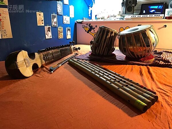5. 樂器主要分三大類:胡琴、三味線、印度樂器。