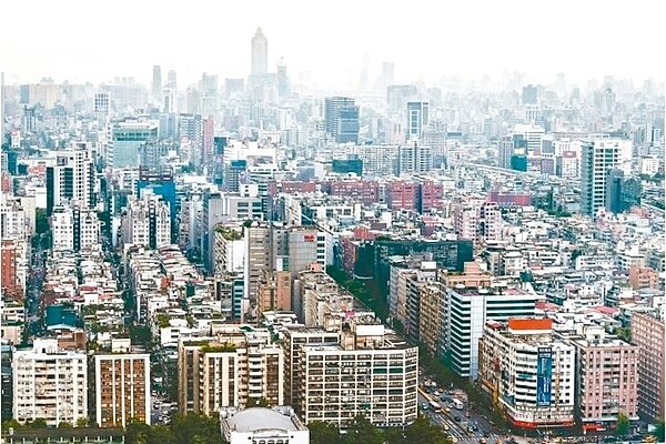 台北市106年度住宅補貼即將開跑,今年首度讓承租非法建物的經濟弱勢民眾開放請領,受理申請時間從7月21日至8月31日。 報系資料照片