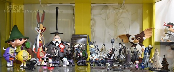 4.聖誕夜驚魂系列、嚕嚕米等角色是老婆小嵐的收藏。