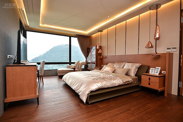 陽明山又稱作草山,戒嚴時期充滿神秘色彩,解嚴後雖許多公家區域已開放,但仍有許多豪宅,仍是一般民眾止步之地,此次有機會拍攝到億萬豪宅,正好讓粉絲一睹廬山真面目。(好房網News記者 陳韋帆/臺北報導)