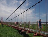 萬巒吊橋爆紅　縣府打造水岸綠廊