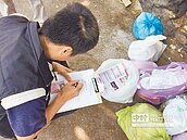 斗南垃圾成堆　環局大軍稽查