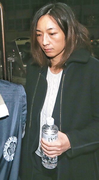 漢微科併購案涉內線交易，瑞信證券總經理邱慧平在台北市調處偵訊過後，昨晚移送北檢複訊。 記者陳正興／攝影